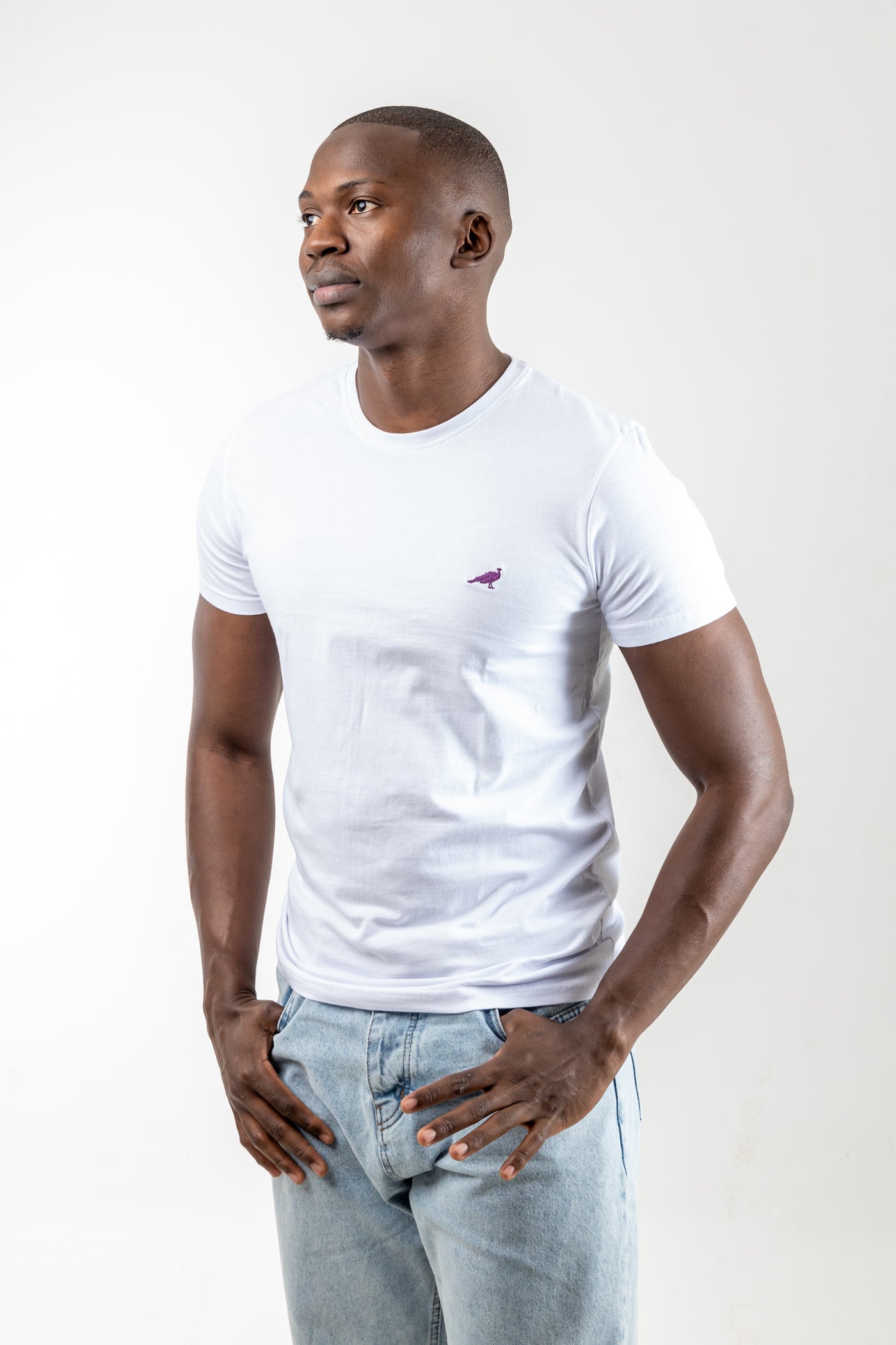 WHITE GENTEEL CREWNECK  T-SHIRT